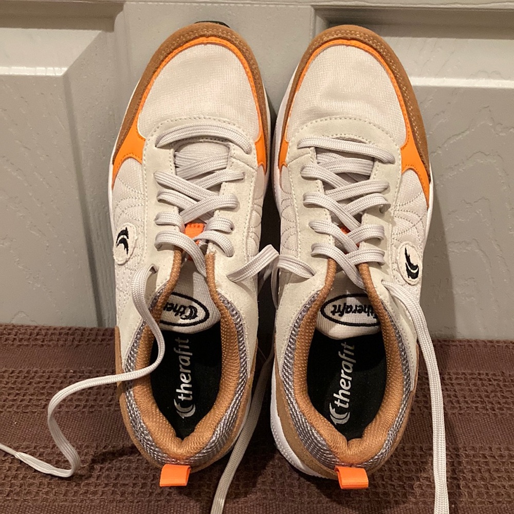 NWOT Therafit sneakers